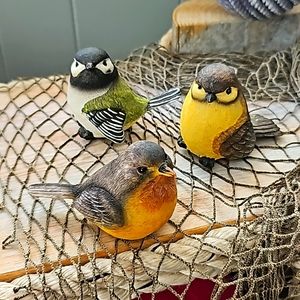 Set of realistic song birds